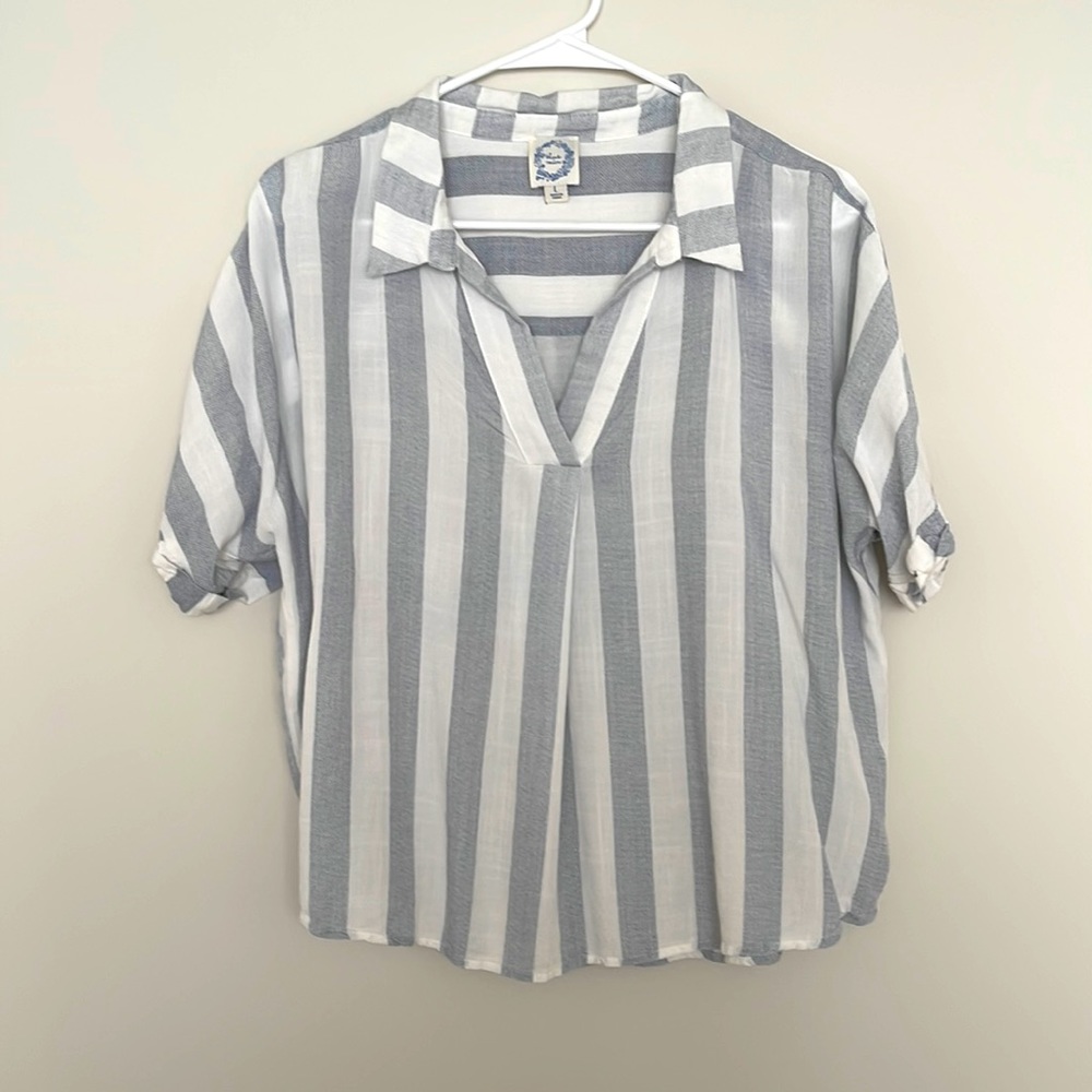 Tunic style short sleeve top